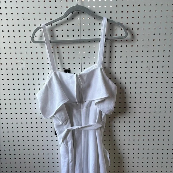 NWT White Express Short Romper 
Tie Waist , Zip up in back XL - Picture 2 of 3